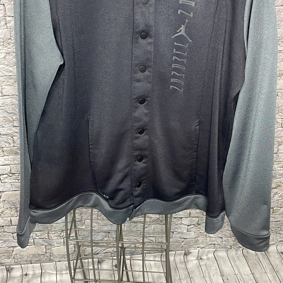 🔥🔥🔥 Jordan 11 Dri-Fit Jumpman Bomber Jacket Size: Large🔥🔥🔥 - Picture 3 of 14
